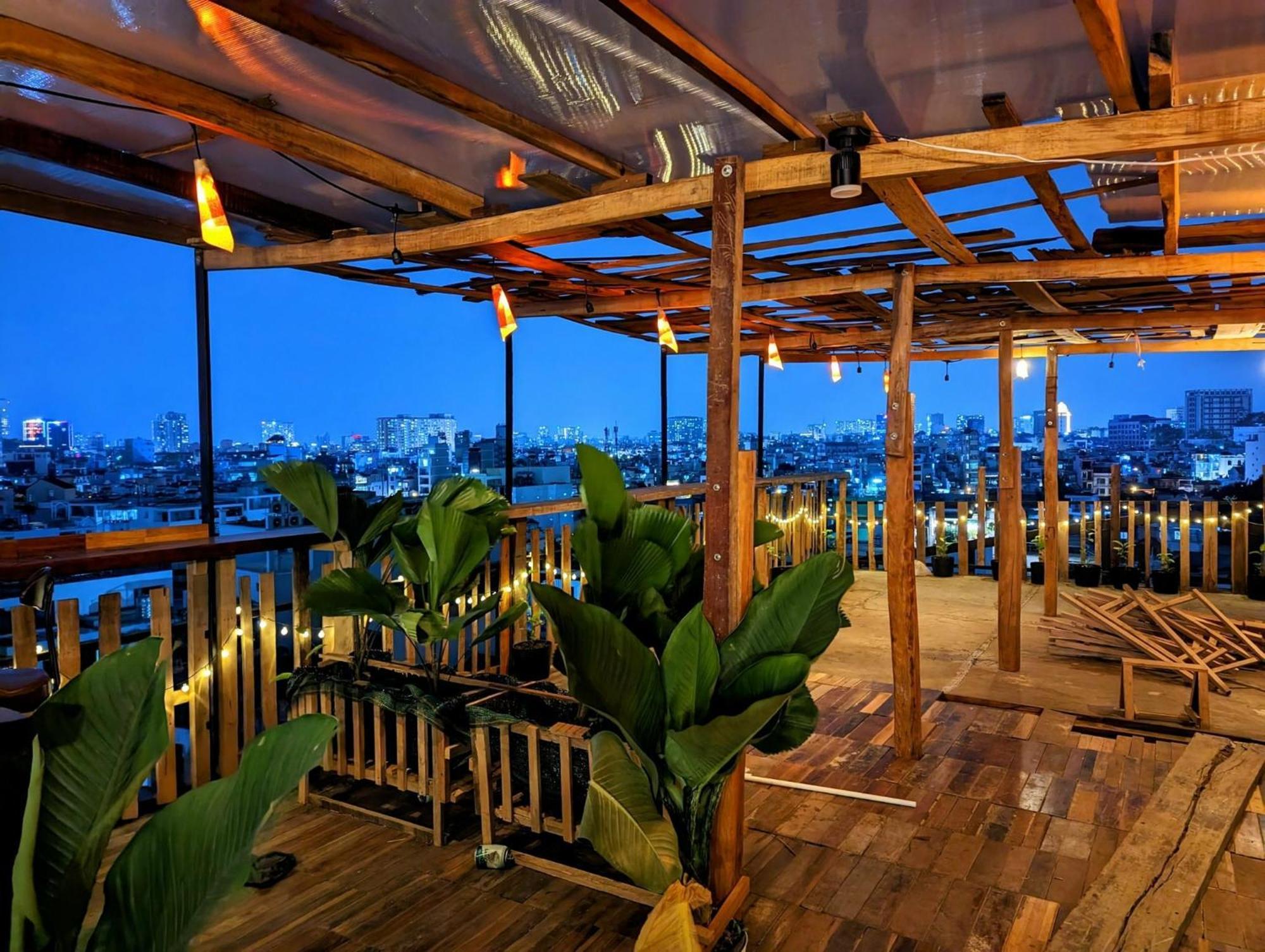 The Gk House Hostel, Ecolliving, Central City, Natural Wooden, Chill View Rooftop, Restaurant And Cocktail Bar مدينة هوشي منه المظهر الخارجي الصورة